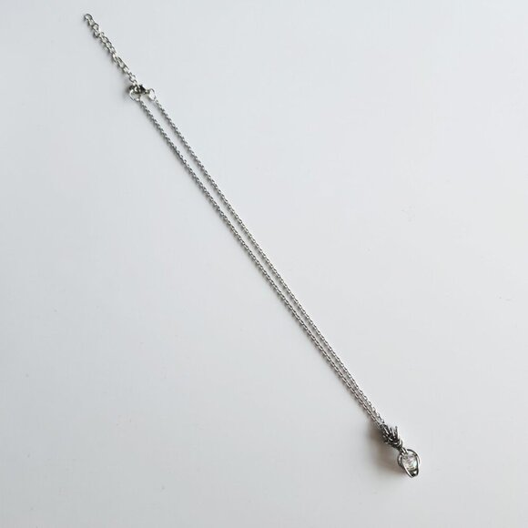 Whimsical fairy crystal necklace with a dainty silver chain ✦ Medieval elf style - Picture 6 of 7